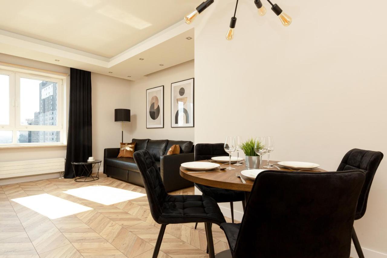 Platinum Towers Apartment With Parking By Renters Prestige Varsóvia Exterior foto