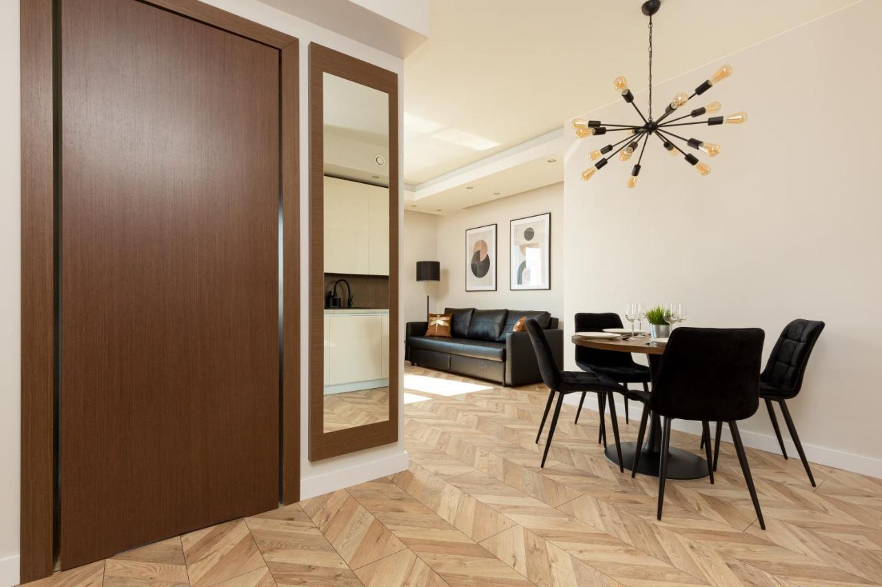 Platinum Towers Apartment With Parking By Renters Prestige Varsóvia Exterior foto